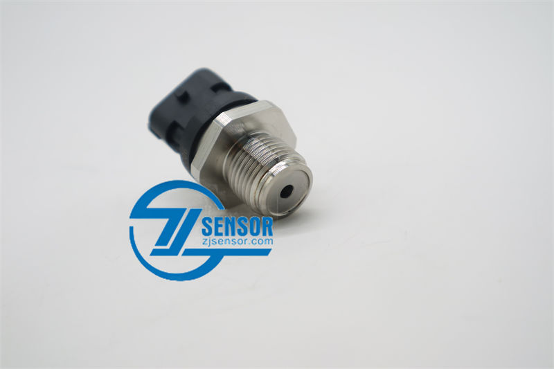 0281002706 1800 Bar Diesel Common Fuel Rail Pressure Sensor OE: 20792328 7420792328 FOR VOLVO