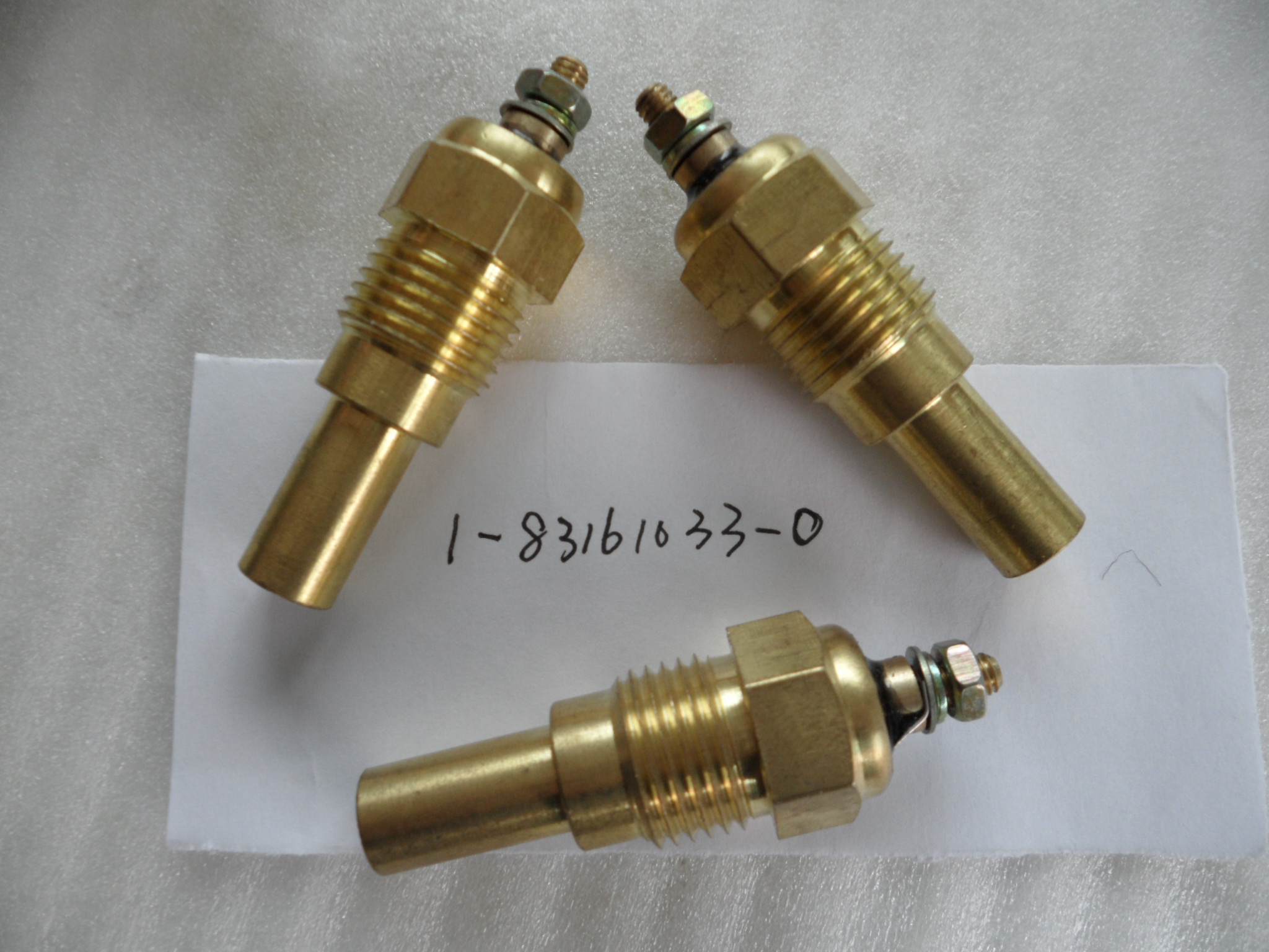 Water Temp Sensor 4371318 1-83161033-0 for Hitachi Excavator EX300-3 ZAX330 Water Temperature Sensor Alarm