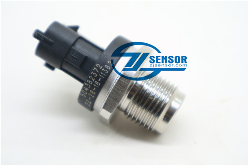 1800 Bar Diesel Fuel Rail Pressure Sensor OE: 504382372 For Iveco Daily IV Massif Civis Cristalis