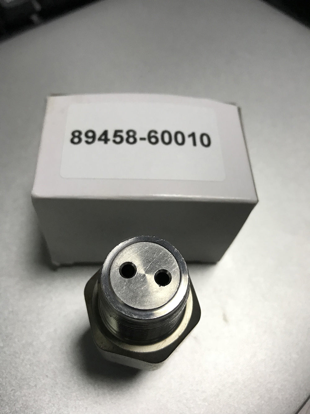 Denso Fuel Rail Pressure Sensor OE: 89458-60010/ 8945860010/499000-6081 For Toyota Avensis RAV4 2AD-FHV  Hiace Hilux Prado